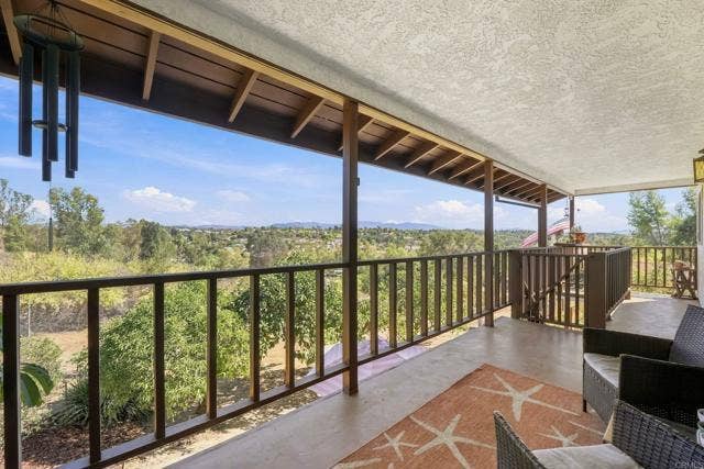 590 Elm Tree LN, Fallbrook, CA 92028 590 Elm Tree LN, Fallbrook, CA 92028