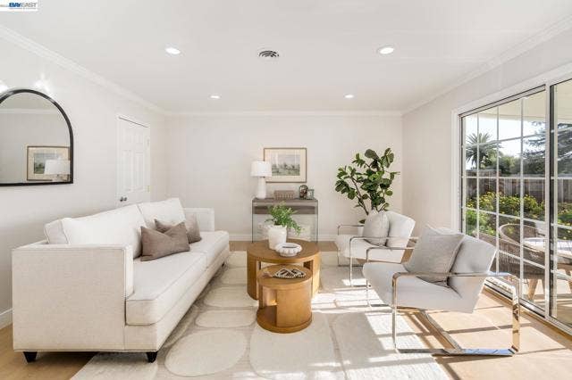 3636 Arcadian Dr, Castro Valley, CA 94546