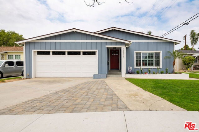 Property photo for 13317 HANSWORTH Avenue, Hawthorne, CA