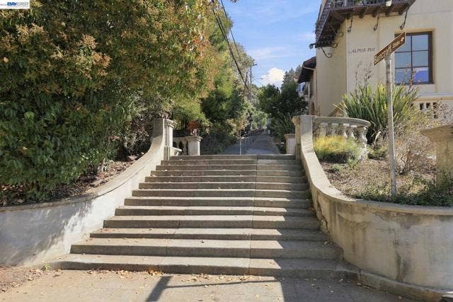 2 Panoramic Way, #105, Berkeley, CA 94704 2 Panoramic Way, #105, Berkeley, CA 94704