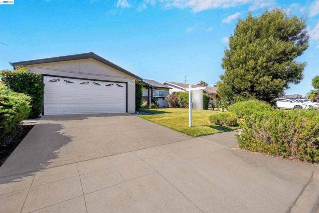 25825 Belhaven St, Hayward, CA 94545 25825 Belhaven St, Hayward, CA 94545