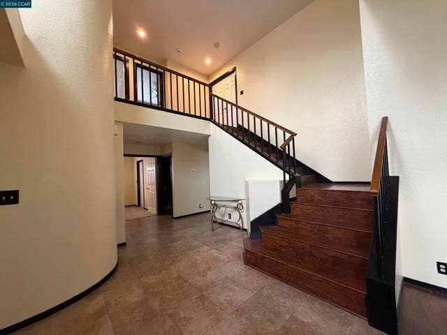 8800 Crusheen Way, Sacramento, CA 95828 8800 Crusheen Way, Sacramento, CA 95828