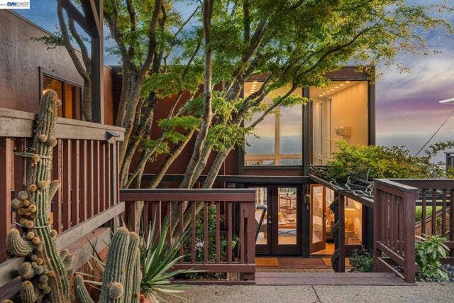 1085 STERLING AVE, Berkeley, CA 94708 1085 STERLING AVE, Berkeley, CA 94708
