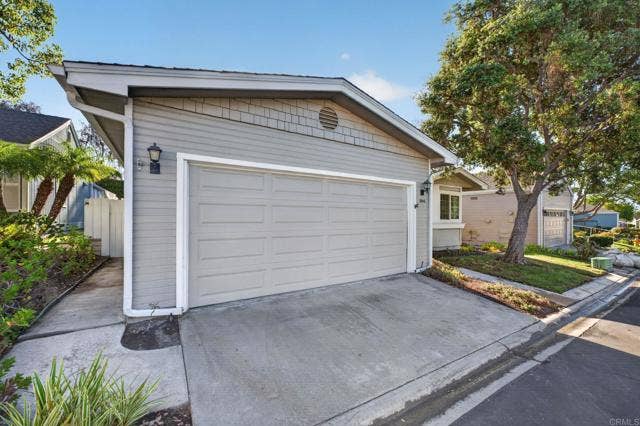 3502 Amber LN, Oceanside, CA 92056