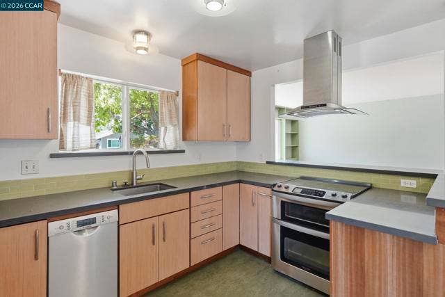 2414 Charlotte Ave, Concord, CA 94518