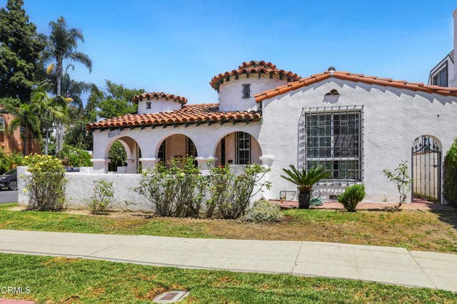 Property photo for 1544 Angelus AVE, Los Angeles, CA