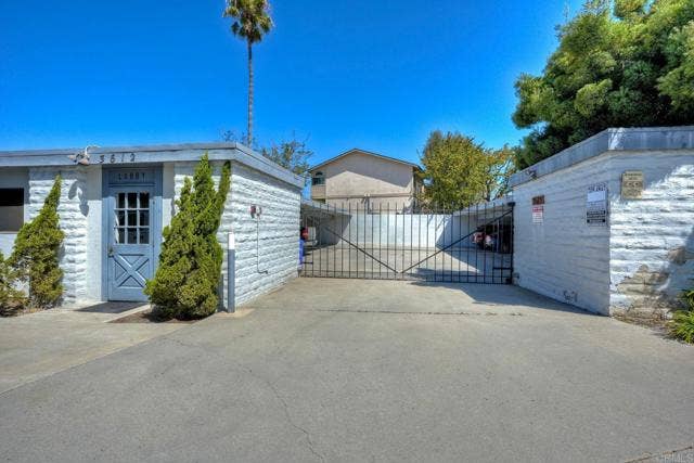 3612 Vista Bella, Oceanside, CA 92056 Exterior Front