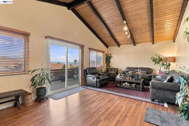 22 John Glenn Cir, Daly City, CA 94015 22 John Glenn Cir, Daly City, CA 94015
