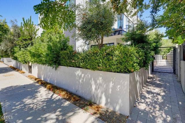 Property photo for 11618 Colfax Meadow LN, Los Angeles, CA
