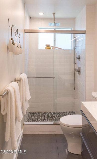 18619 Collins ST, #F7, Tarzana, CA 91356 Primary Bath
