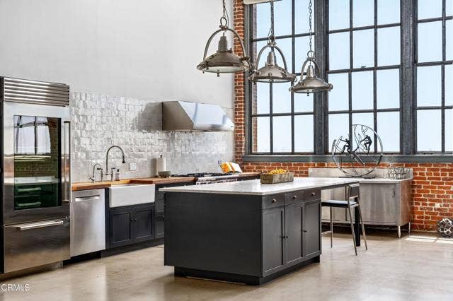 Property photo for 1850 Industrial ST, #708, Los Angeles, CA