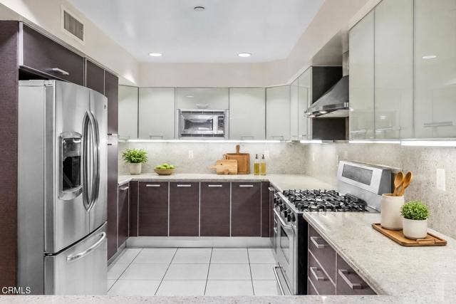 Property photo for 1353 N Fuller AVE, #204, Los Angeles, CA
