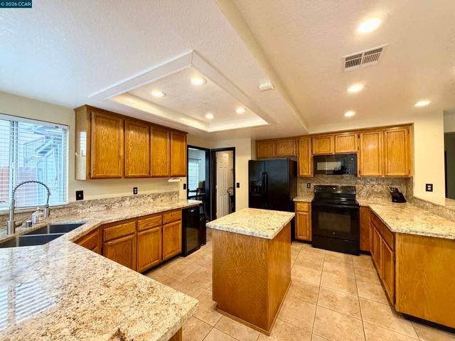 8800 Crusheen Way, Sacramento, CA 95828 8800 Crusheen Way, Sacramento, CA 95828