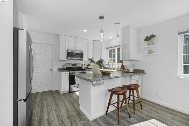 25825 Belhaven St, Hayward, CA 94545 25825 Belhaven St, Hayward, CA 94545