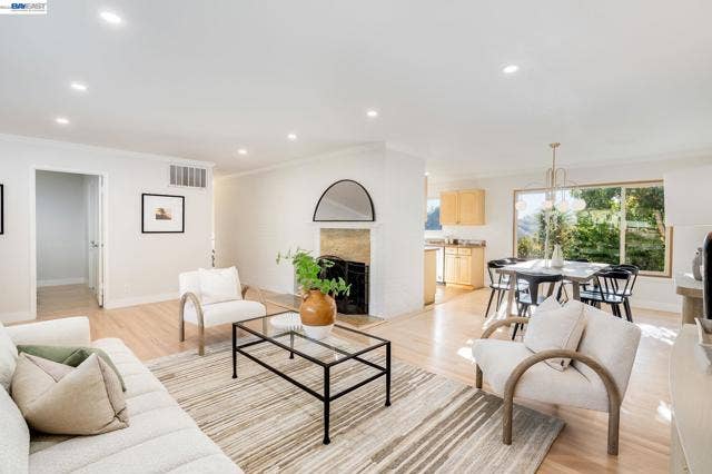 3636 Arcadian Dr, Castro Valley, CA 94546