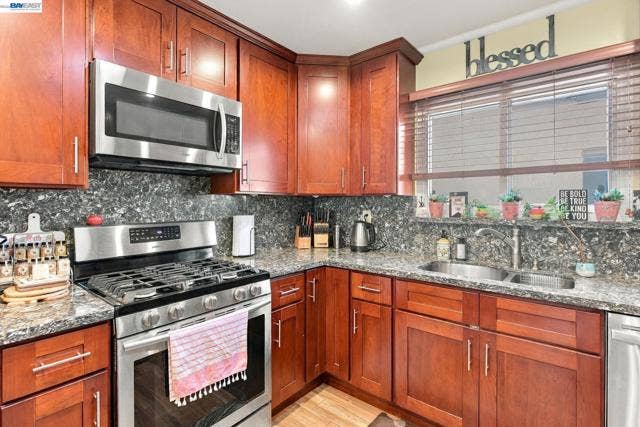 22 John Glenn Cir, Daly City, CA 94015 22 John Glenn Cir, Daly City, CA 94015
