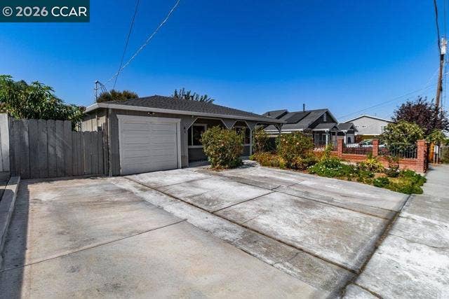 41 Canal Dr, Bay Point, CA 94565