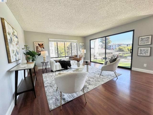 6 Commodore Drive, #C337, Emeryville, CA 94608 6 Commodore Drive, #C337, Emeryville, CA 94608