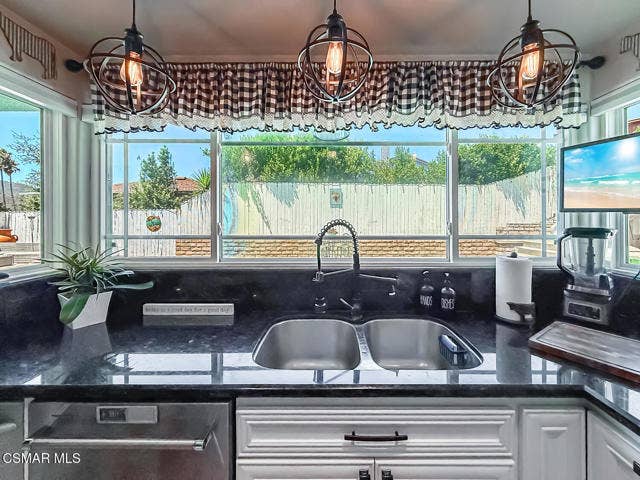 cFamily and Kitchen8