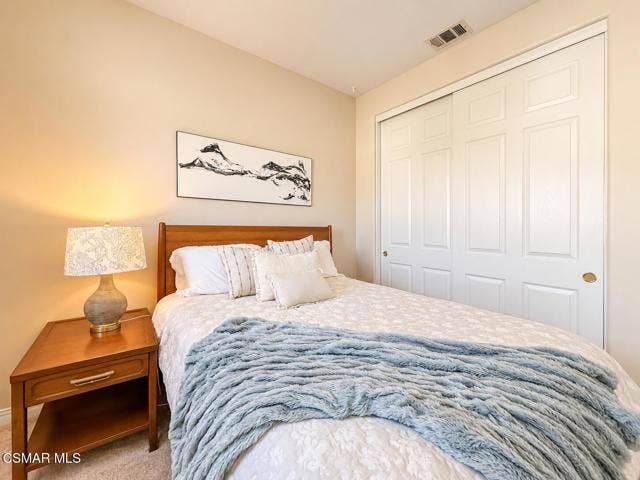 Cozy Neutral Bedroom Retreat