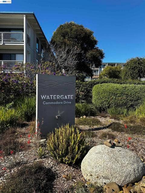 6 Commodore Drive, #C337, Emeryville, CA 94608 6 Commodore Drive, #C337, Emeryville, CA 94608
