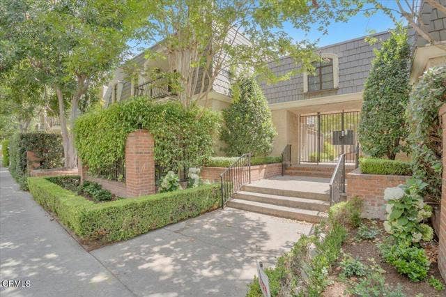 Property photo for 640 640 Wilcox AVE, Los Angeles, CA