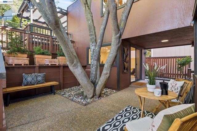 1085 STERLING AVE, Berkeley, CA 94708 1085 STERLING AVE, Berkeley, CA 94708