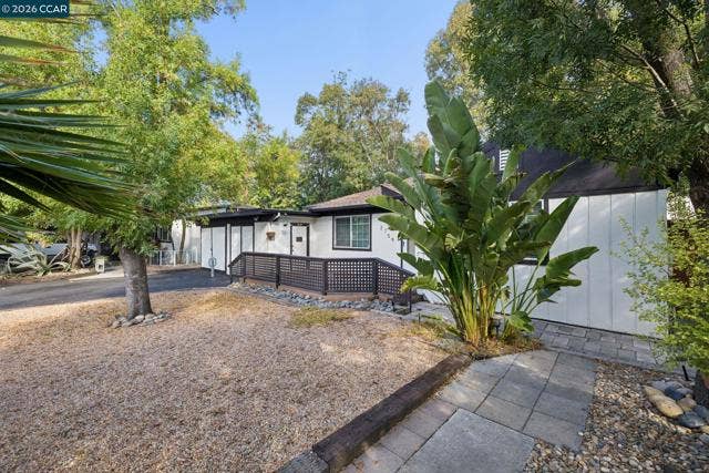 2759 Warner Ln, Pleasant Hill, CA 94523