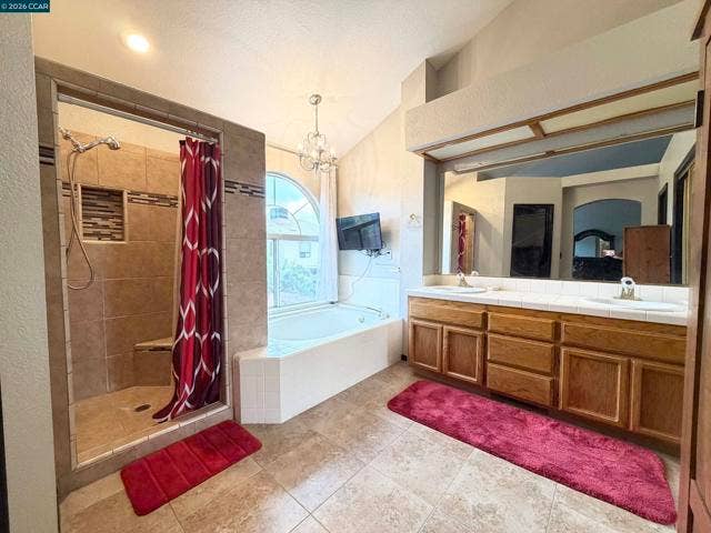 8800 Crusheen Way, Sacramento, CA 95828 Primary Bathroom