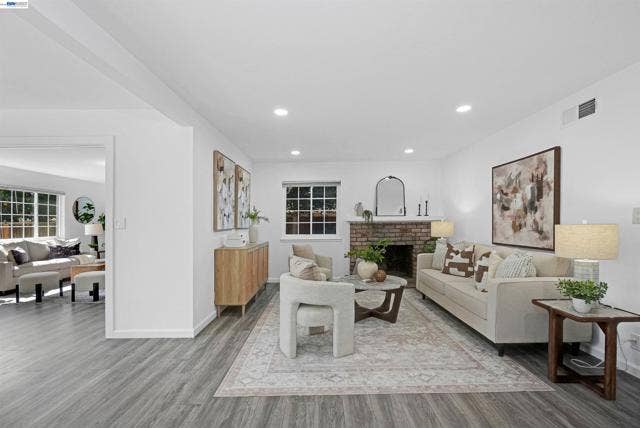 25825 Belhaven St, Hayward, CA 94545 25825 Belhaven St, Hayward, CA 94545