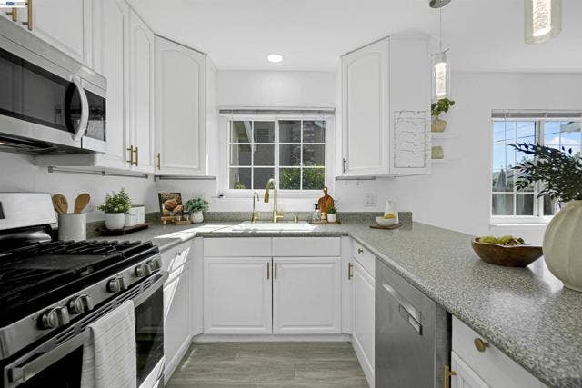 25825 Belhaven St, Hayward, CA 94545 25825 Belhaven St, Hayward, CA 94545