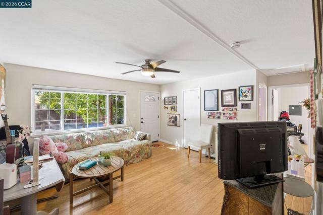 2759 Warner Ln, Pleasant Hill, CA 94523