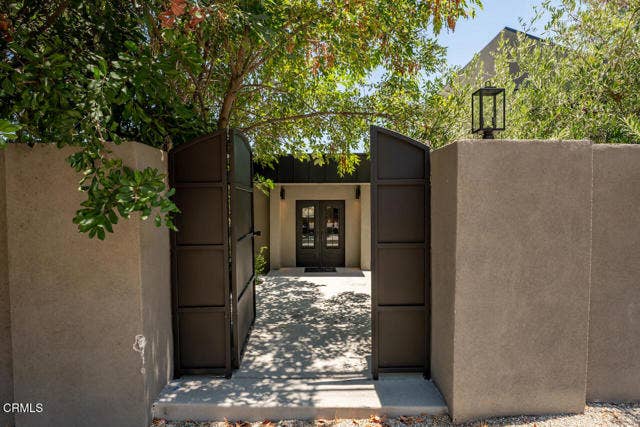 Property photo for 3250 Coldwater Canyon AVE, Los Angeles, CA