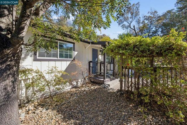 2759 Warner Ln, Pleasant Hill, CA 94523