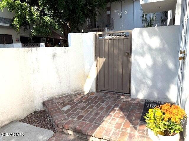 18619 Collins ST, #F7, Tarzana, CA 91356 Patio