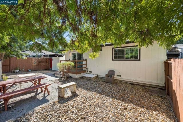 2759 Warner Ln, Pleasant Hill, CA 94523