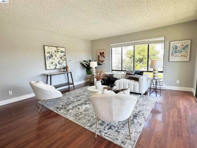 6 Commodore Drive, #C337, Emeryville, CA 94608 6 Commodore Drive, #C337, Emeryville, CA 94608