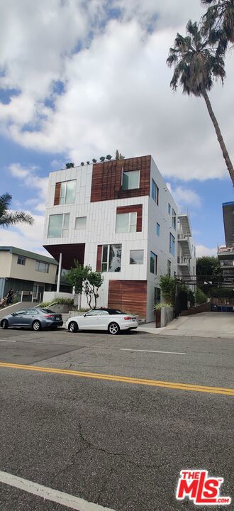 Property photo for 935 N San Vicente Boulevard, #1, West Hollywood, CA