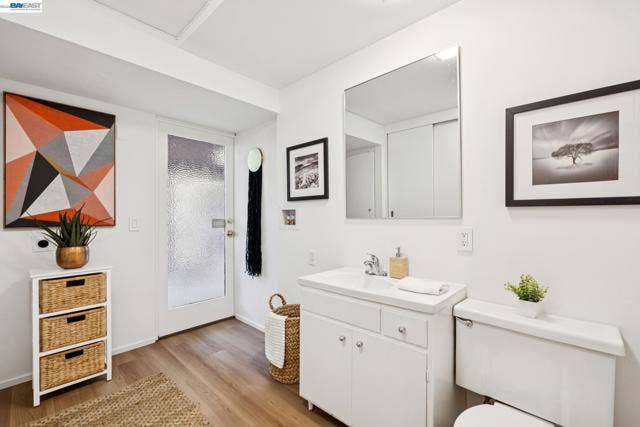 1085 STERLING AVE, Berkeley, CA 94708 1085 STERLING AVE, Berkeley, CA 94708