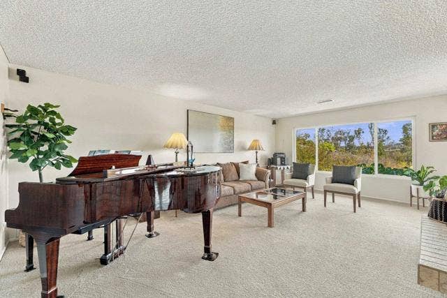 590 Elm Tree LN, Fallbrook, CA 92028 590 Elm Tree LN, Fallbrook, CA 92028