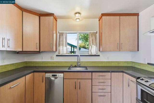 2414 Charlotte Ave, Concord, CA 94518