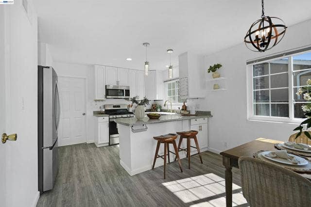 25825 Belhaven St, Hayward, CA 94545 25825 Belhaven St, Hayward, CA 94545