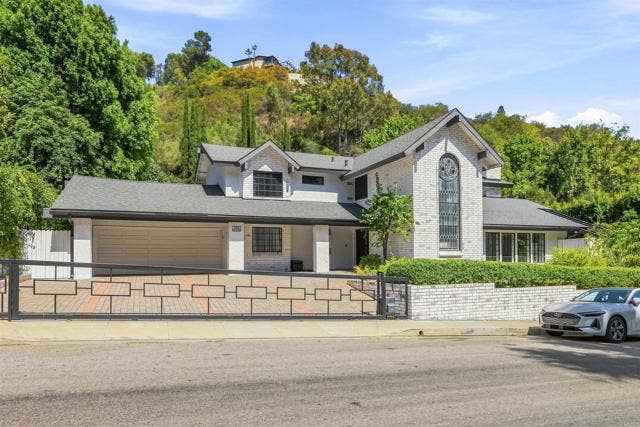 Property photo for 1060 Chantilly RD, Los Angeles, CA