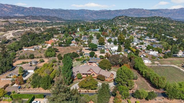 106-web-or-mls-UpmarketMedia-1125Spr-aer