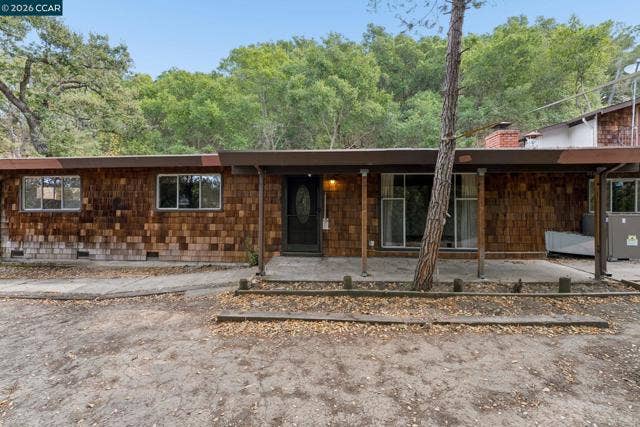 3471 Springhill Rd, Lafayette, CA 94549 3471 Springhill Rd, Lafayette, CA 94549