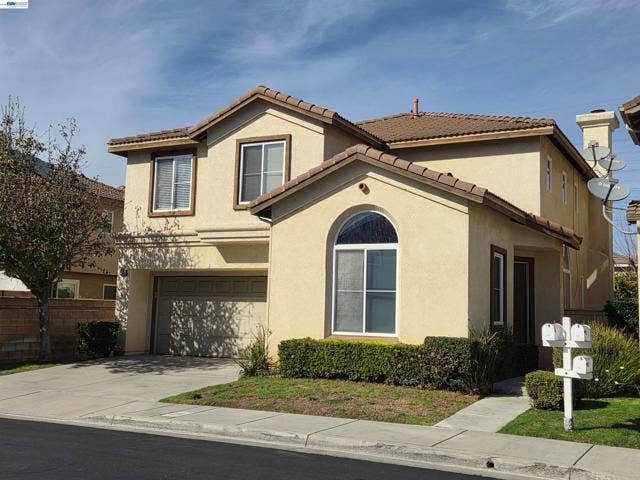 Property photo for 132 Citrine Ct, Gardena, CA