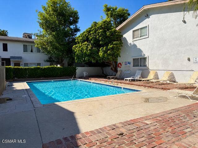 18619 Collins ST, #F7, Tarzana, CA 91356 Pool 2