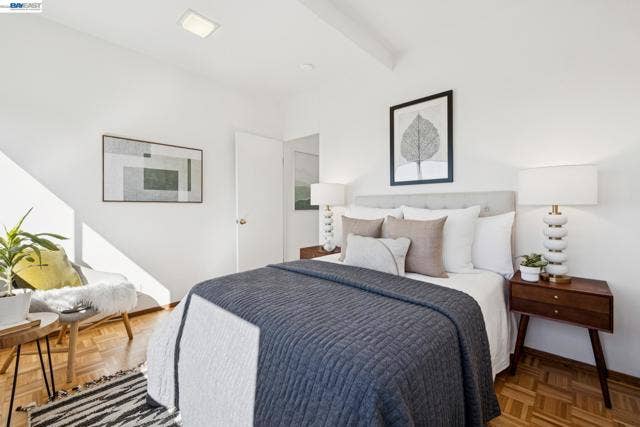 1085 STERLING AVE, Berkeley, CA 94708 1085 STERLING AVE, Berkeley, CA 94708