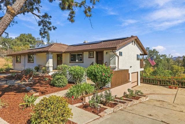 590 Elm Tree LN, Fallbrook, CA 92028 590 Elm Tree LN, Fallbrook, CA 92028