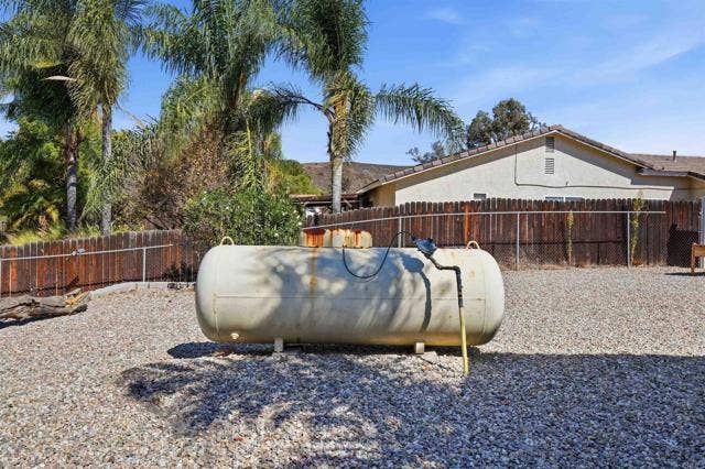 16706 Arena Dr, Ramona, CA 92065